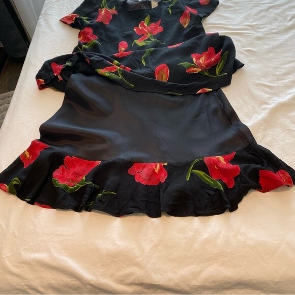 Hampton Dress Co Vintage Black Red Floral Short Slv Fit Flare Tier Ruffle SZ 10 - Picture 6 of 8